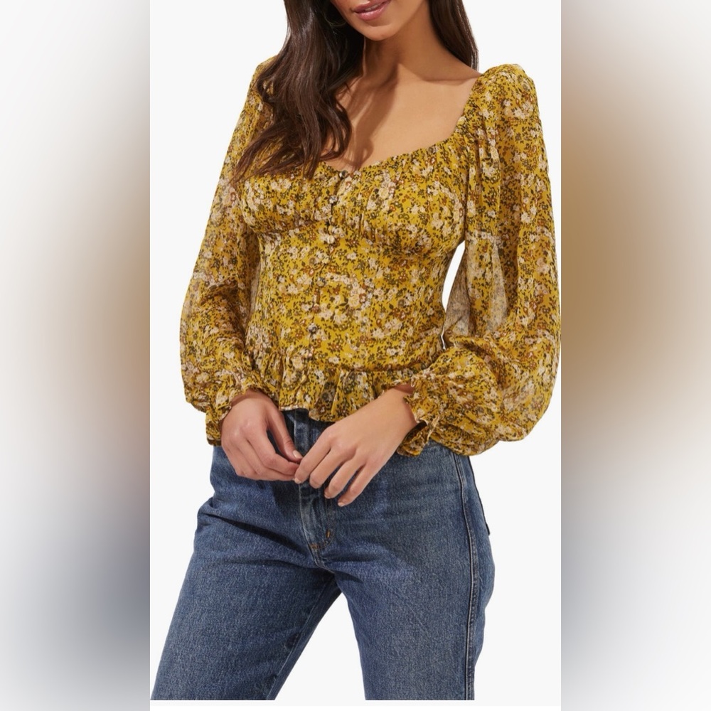 Astr Concord Floral Ruffle Hem Blouse